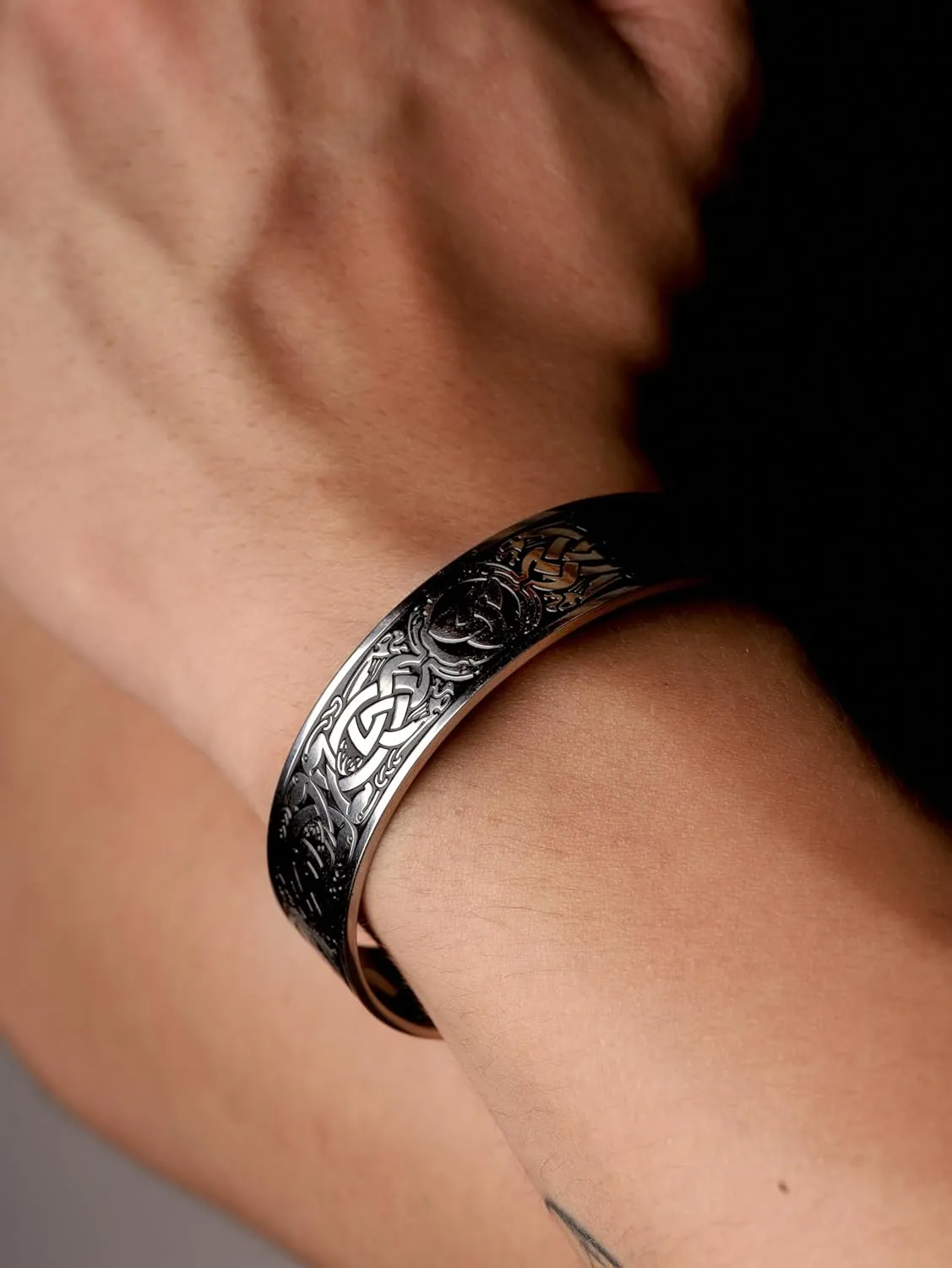 HAQUIL Viking Jewelry Viking Cuff Bracelet for Men and Women