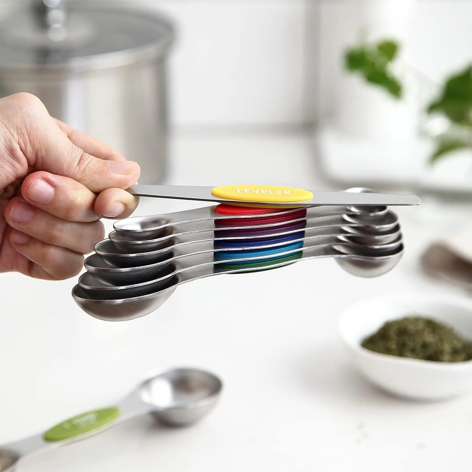 Spring Chef Stainless Steel Magnetic Measuring Spoons Set with Strong Magnets, Heavy Duty Metal Kitchen Gadgets for Baking & Cooking, Fits in Most Kitchen Spice Jars, Multicolor, Set of 8 with Leveler